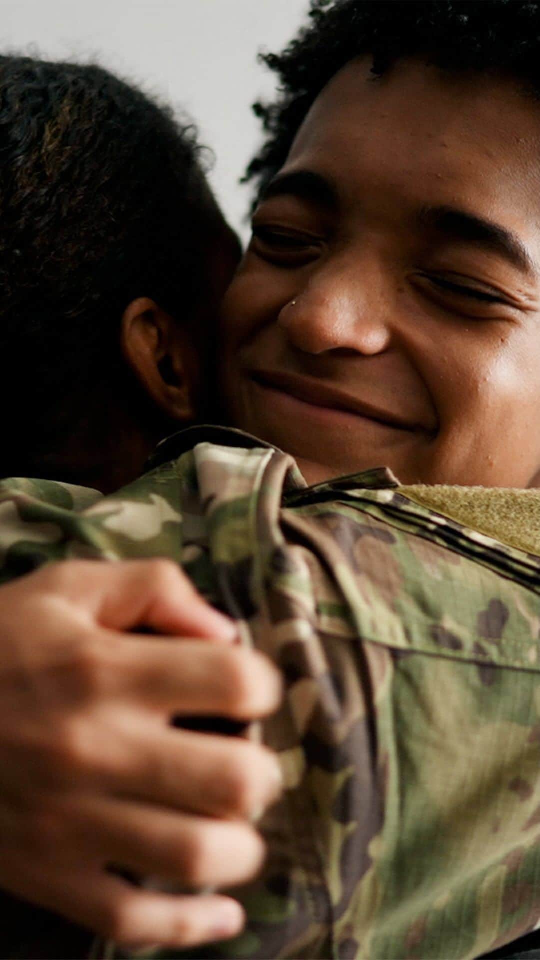 Fordのインスタグラム：「As a thank-you for your service, this November, veterans and active service members can get an Exclusive Cash Reward and an extended Ford ProtectⓇ Powertrain Care Warranty with $100-deductible when buying or leasing a select new Ford vehicle, now through 12/4/2023: see link in bio.  Offer not available to New York and Florida residents. Terms and conditions apply. For additional information, see link with all details.」
