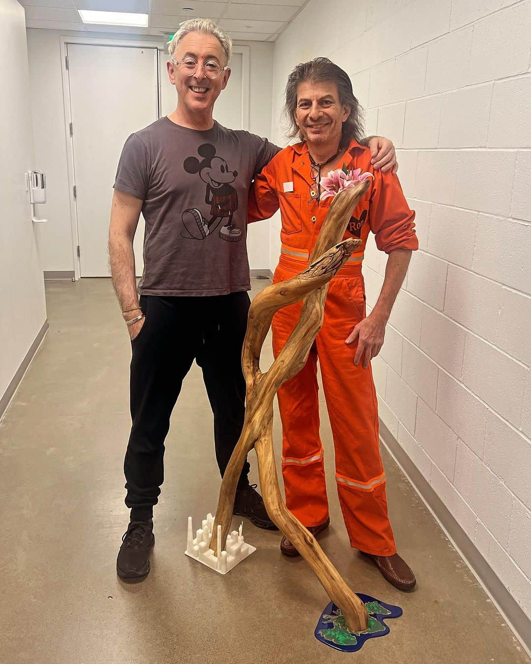 アラン・カミングさんのインスタグラム写真 - (アラン・カミングInstagram)「This is @ronrocha66 and he gave me these beautiful wood sculptures when we played Portland the other night. The big one has one foot in Scotland and the other in a glow in the dark New York City! I mean, come on!! Thank you Ron, I will have a beautiful piece of Portland in my home forever thanks to you!」11月8日 2時27分 - alancummingreally