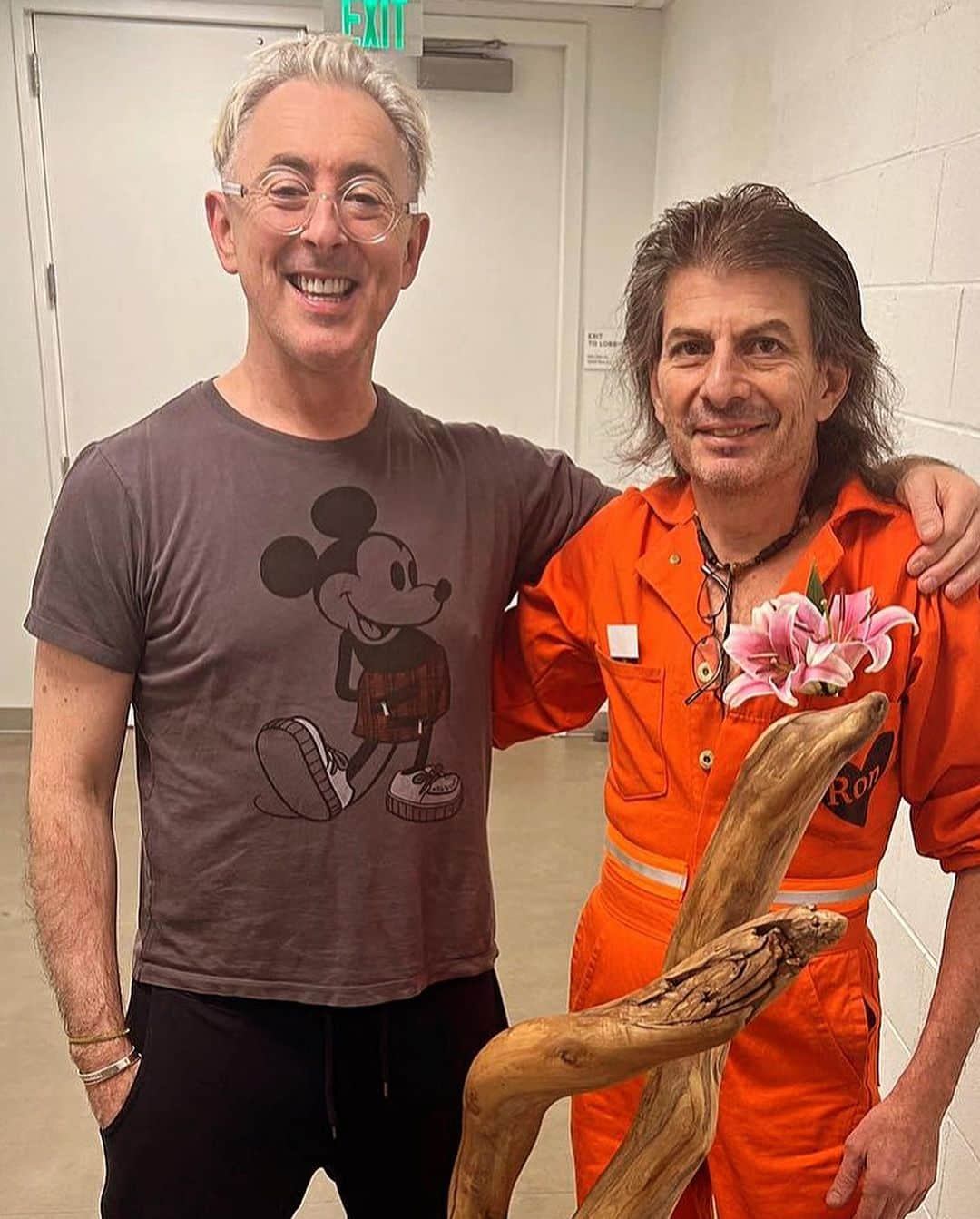 アラン・カミングさんのインスタグラム写真 - (アラン・カミングInstagram)「This is @ronrocha66 and he gave me these beautiful wood sculptures when we played Portland the other night. The big one has one foot in Scotland and the other in a glow in the dark New York City! I mean, come on!! Thank you Ron, I will have a beautiful piece of Portland in my home forever thanks to you!」11月8日 2時27分 - alancummingreally