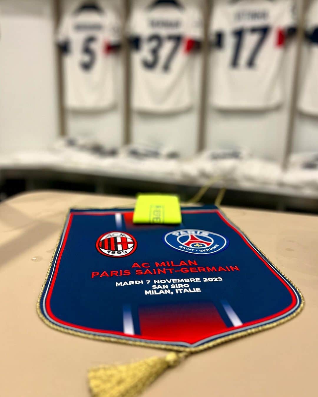 のインスタグラム：「⏳⚽️   #ACMPSG | #UCL」