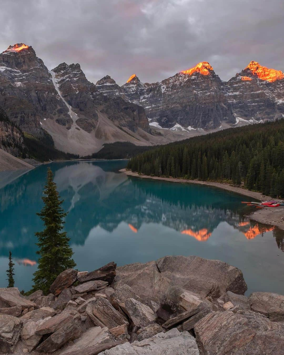 PolarProさんのインスタグラム写真 - (PolarProInstagram)「We’ll never stop raving about the @petermckinnon PMVND and the magic it creates from being slapped on your lens. Taylor has been putting it to work across multiple Canadian National Parks and the Signature Edition filter hasn’t disappointed.  📷 @taylor_lundin」11月8日 2時52分 - polarpro