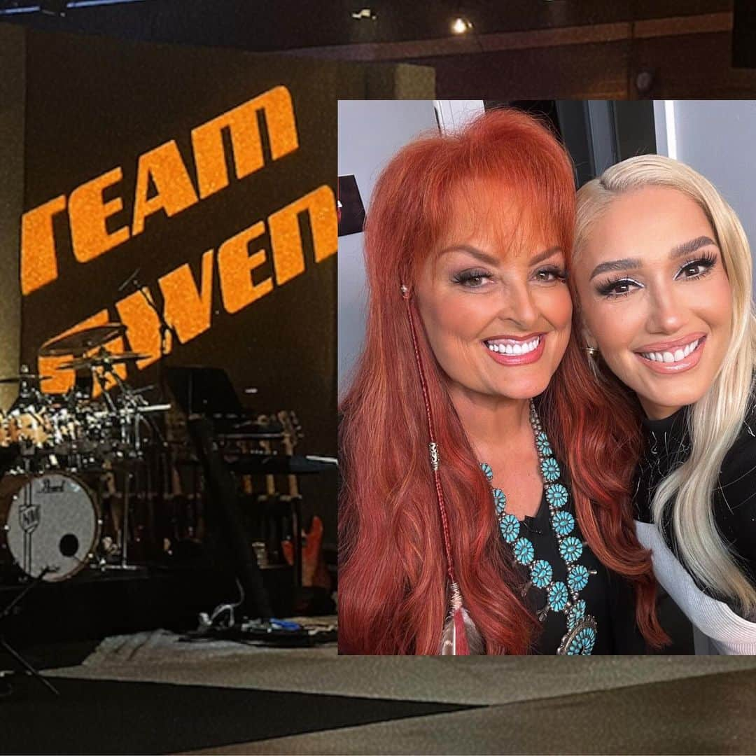 グウェン・ステファニーのインスタグラム：「tune in 2night to see the legend herself @wynonnajudd as our mega mentor !! 🥰🎉 #thevoice #teamgwen」