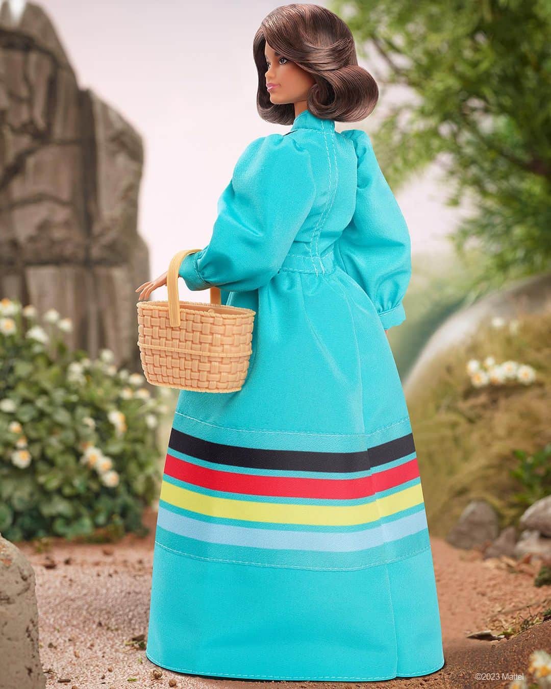 Mattelさんのインスタグラム写真 - (MattelInstagram)「Chief, change-maker, and proud Cherokee leader. Principal Chief Wilma Mankiller is the newest #Barbie Inspiring Women doll.   Wilma was the first woman to serve as Principal Chief of the Cherokee Nation and a fierce advocate for Native American, women’s, and children’s rights. In 1998, she was awarded the Presidential Medal of Freedom.   In honor of Wilma’s powerful legacy, @Barbie will donate to the American Indian Resource Center, supporting initiatives to empower indigenous women and girls, and preserving culture and traditions within Native American communities. #NativeAmericanHeritageMonth #YouCanBeAnything @MattelCreations」11月8日 3時11分 - mattel