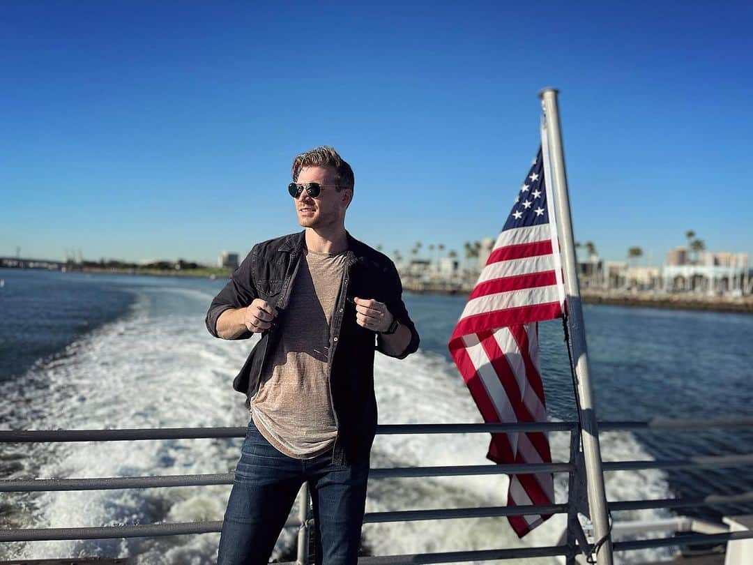 デレック・テラーのインスタグラム：「Catalina Island for the win!」