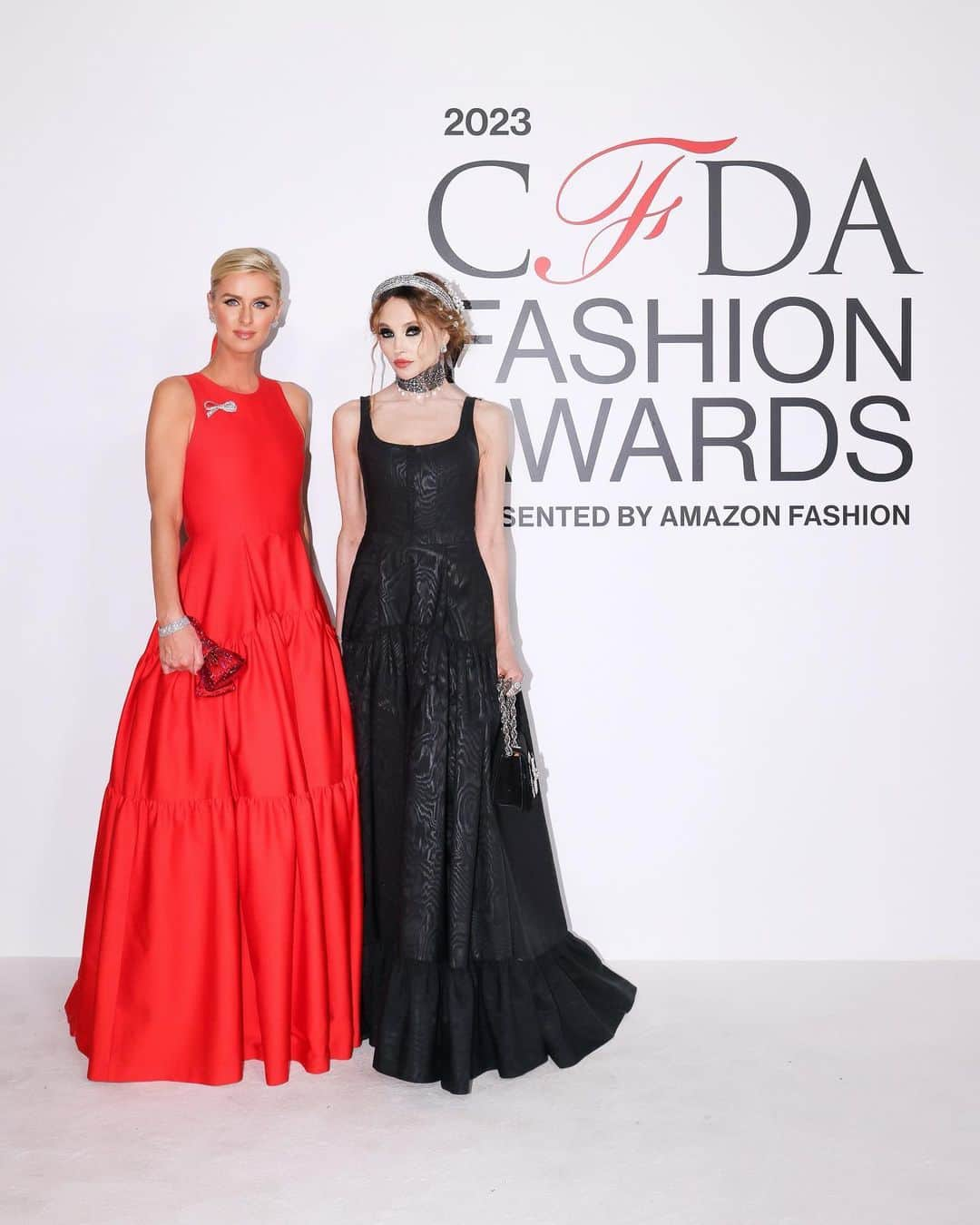 ニッキー・ヒルトンさんのインスタグラム写真 - (ニッキー・ヒルトンInstagram)「Mom’s night out celebrating American fashion at the @CFDA Awards with my exceptional date @StaceyBendet. 🌟✨ Fabulous evening surrounded by so much beauty and talent. Congrats to all the winners.」11月8日 3時43分 - nickyhilton