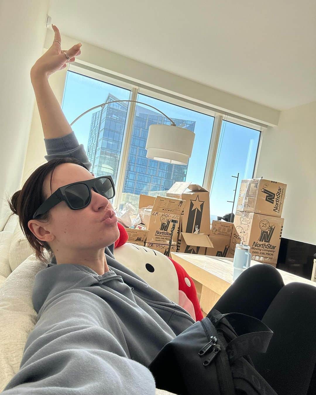 アリーシャ・マリーさんのインスタグラム写真 - (アリーシャ・マリーInstagram)「pics i sent friends recently.. part idk???   who’s the last person you got a text from?? mine is @missremiashten 📲」11月8日 3時51分 - alisha