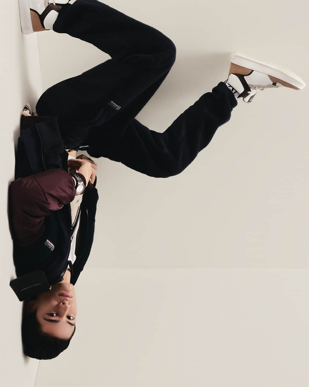 ジョルジオアルマーニのインスタグラム：「Upside down⁣ ⁣ Photo @alygunawan⁣ Stylist @marcgoehring⁣ Model @lenju.massart」