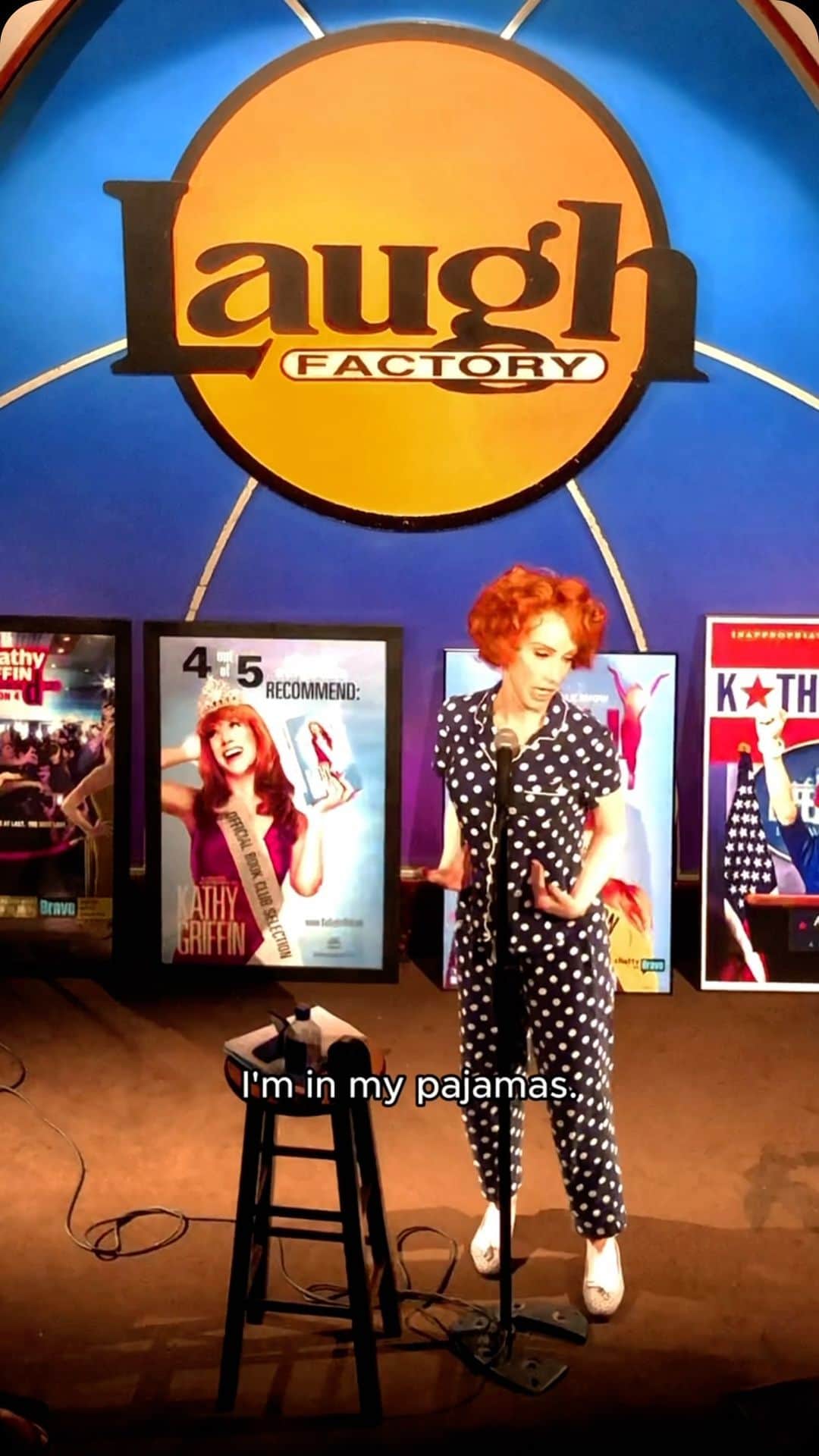 キャシー・グリフィンのインスタグラム：「Never before seen! Before the cancer changed, my voice, I popped into the Laugh Factory for a few shows. Yes, I am in my pajamas. Every week I did a brand new hour and I set a cooking timer. As soon as the buzzer went off, I ran off stage. 😂 I did five of these shows. Here’s 10 minutes of hilarity from one of them that I hope you like.」