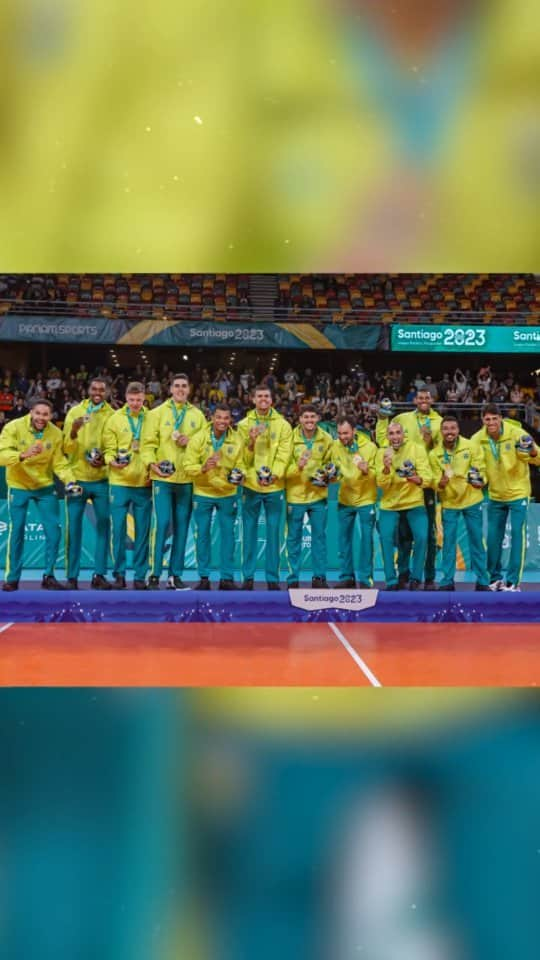 ブルーノ・レゼンデのインスタグラム：「Um post para celebrar esse Pan-americano em Santiago pelo Time Brasil!!! Sabemos que nem sempre é fácil ser atleta no Brasil, e por isso representar o país em uma competição desse nível tem que ser ressaltado. Parabéns a todos os atletas que lutaram, se dedicaram e fizeram seu melhor nesse Pan,com ou sem medalha, mas que principalmente tiveram a força de vontade e mantiveram seus sonhos acesos durante toda a caminhada.  Não são apenas os louros da vitória que devemos ver, mas sim todo o processo, de tantos anos de  treinamentos e abdicacoes, para realizar um sonho de uma vida.  Obrigado a todos por nos representarem e orgulharem o nosso país. O sonho continua....👊🇧🇷🙌  @manilacomunicacao @team_amma」