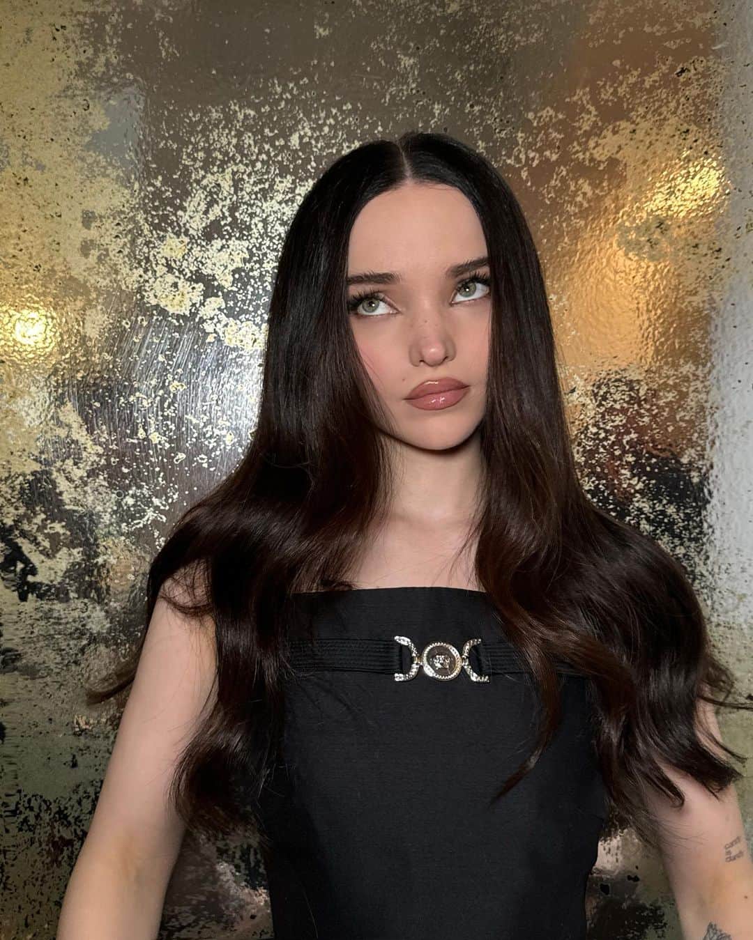 ダヴ・キャメロンのインスタグラム：「such a lovely day talking all things album 👽✍🏻🩰🃏🪡🦋🧚🏻💌🧸🪽🫧link in bio to pre save i love you」
