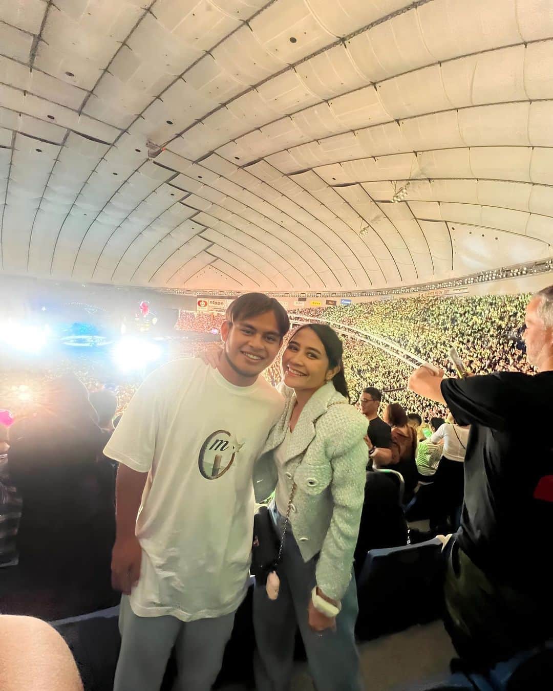 Prilly Latuconsinaさんのインスタグラム写真 - (Prilly LatuconsinaInstagram)「Magical night! 💫⭐️#ColdplayTokyo」11月8日 15時19分 - prillylatuconsina96