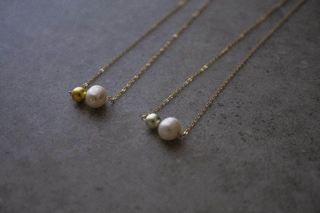 mai_smoothieのインスタグラム：「gold or white gold   TAMATSUYU necklace   #goldleaf  #freshwaterpearl  #14kgf」