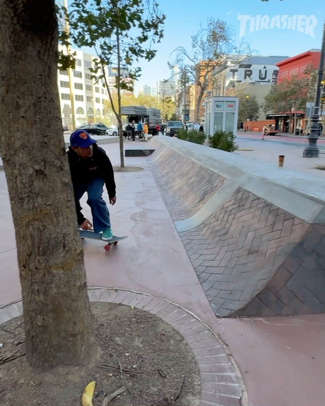 スラッシャーのインスタグラム：「🌁 San Francisco has a new spot, and it was built by skateboarders. Let’s take care of this place. Pick up your trash and respect the neighbors. Hopefully this is just the beginning of a new chapter in San Francisco skateboarding. Big Love 🖤」