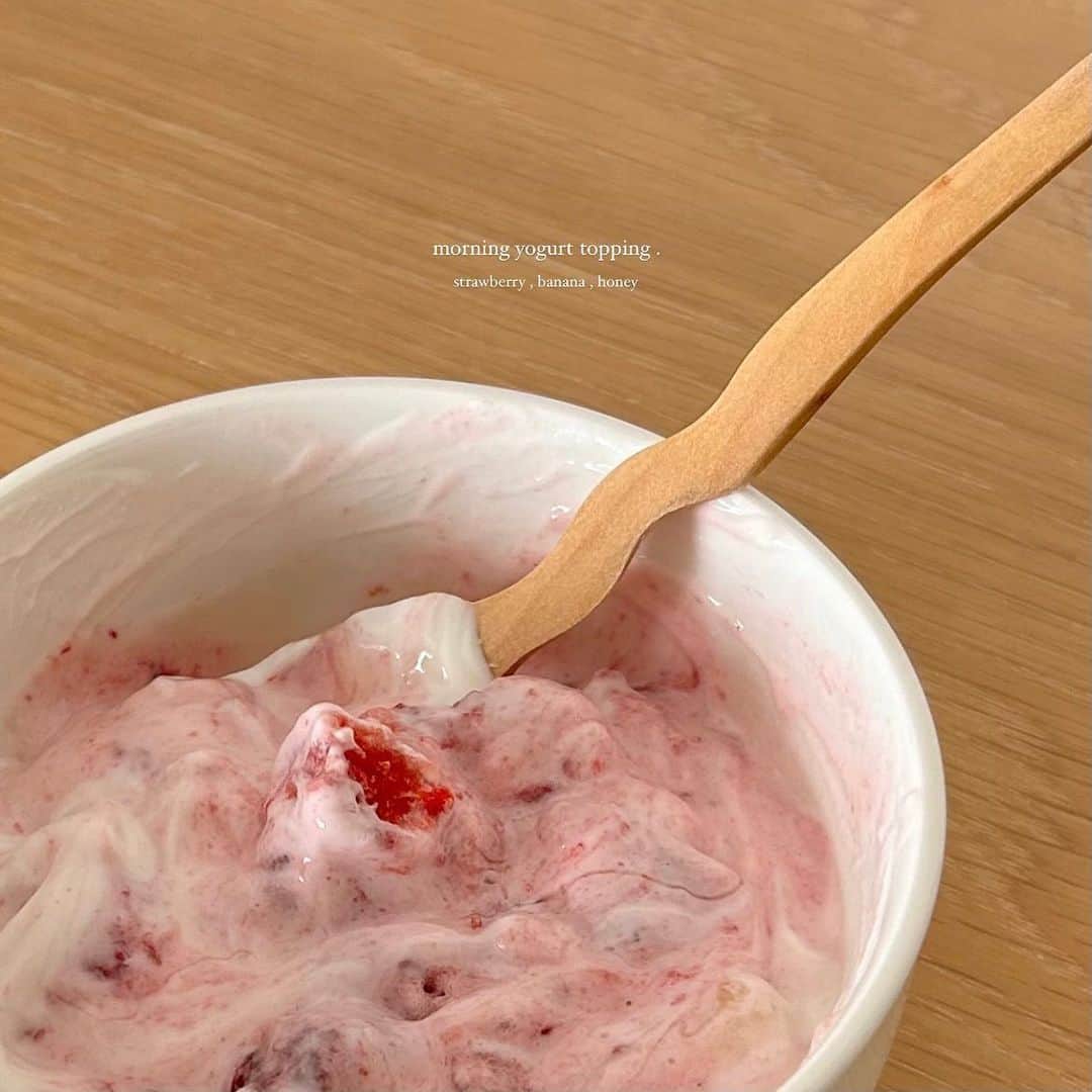 のインスタグラム：「︴🥣 = 🍓×🍌×🍯」