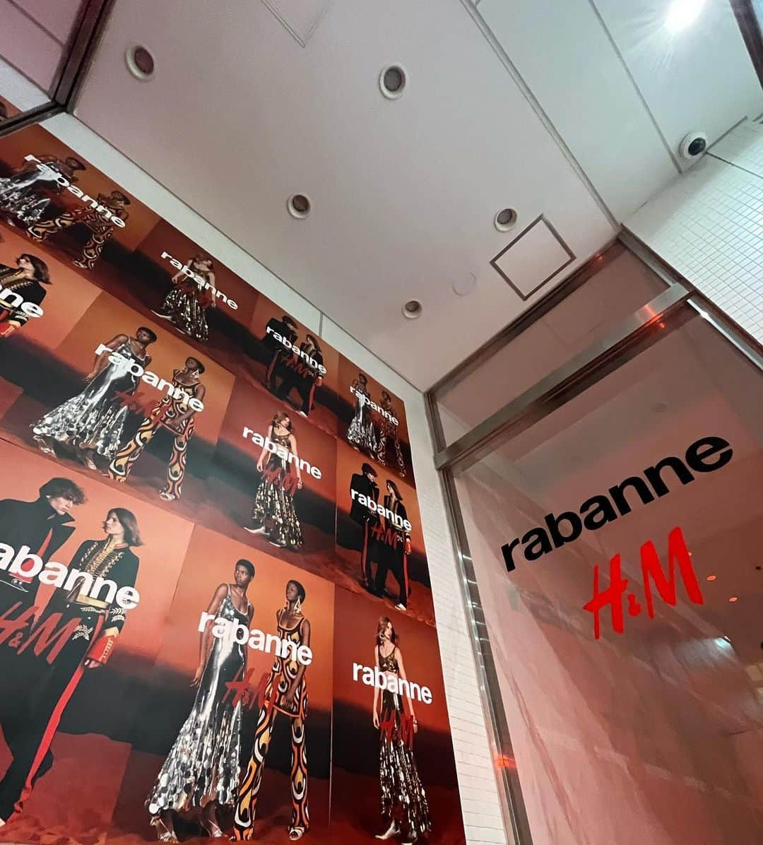 IVANさんのインスタグラム写真 - (IVANInstagram)「🪩🪩🌟🫧🤍🎄💝  @rabanne ♡ @hm   for this lovely winter  📸 @bbryo0822   #rabanne #hmstudio #rabannehm  #PR Thank you as always..🙏🏻💖💖 @sakisugai @seira_moon_ @maki661kudo @marikoinsta @buntelicious @kananh @kumalovealoha」11月8日 14時46分 - fresanaca