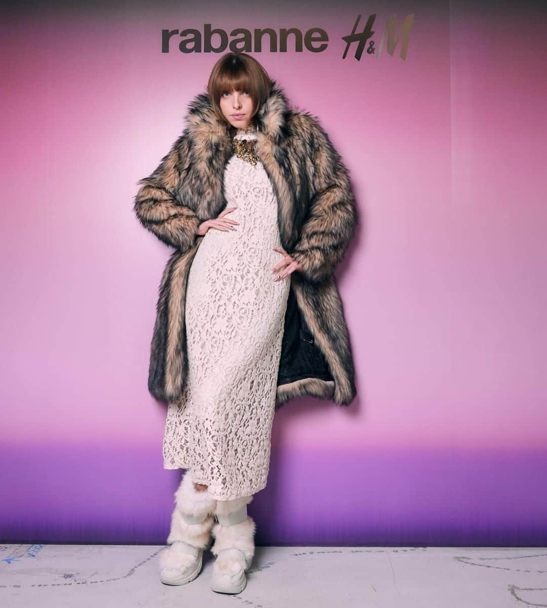 IVANのインスタグラム：「🪩🪩🌟🫧🤍🎄💝  @rabanne ♡ @hm   for this lovely winter  📸 @bbryo0822   #rabanne #hmstudio #rabannehm  #PR Thank you as always..🙏🏻💖💖 @sakisugai @seira_moon_ @maki661kudo @marikoinsta @buntelicious @kananh @kumalovealoha」