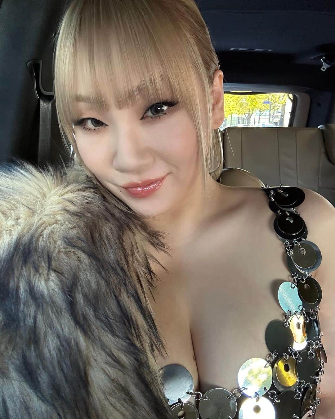 CL さんのインスタグラム写真 - (CL Instagram)「::)🍒」11月8日 14時49分 - chaelincl