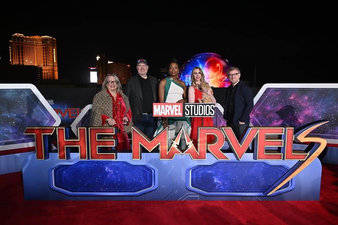 Marvel Entertainmentさんのインスタグラム写真 - (Marvel EntertainmentInstagram)「Filmmakers and fans gathered for a cosmic night in Las Vegas for a Special Screening of #TheMarvels 💫  Experience #TheMarvels in theaters Friday. Get tickets now. Link in bio.」11月8日 14時54分 - marvel
