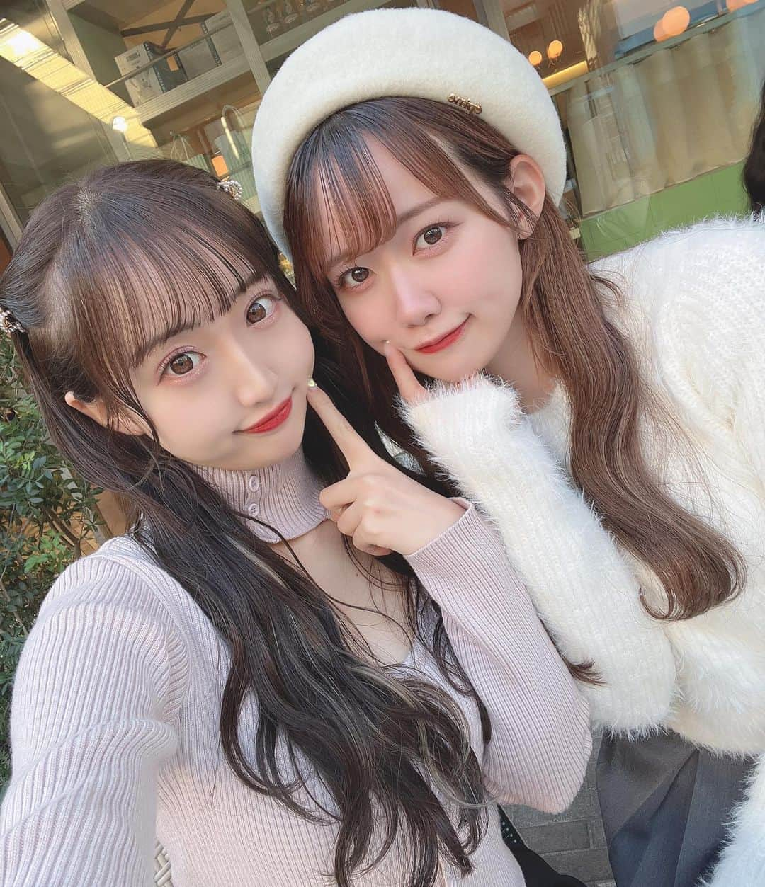 服部有菜さんのインスタグラム写真 - (服部有菜Instagram)「. まりちゃんとカフェした日🍒 2人で会うとえぐいほど写真を撮るので、カメラロールがパンパンです、、」11月8日 15時00分 - yuna__0330.48