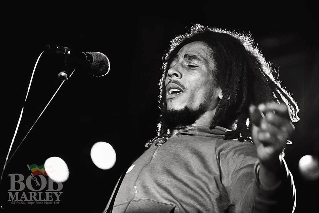 のインスタグラム：「“When you think it’s peace and safety, a sudden destruction. Collective security for surety, yeah!” #RatRace #bobmarley  📷 rare pic of Bob live in Cardiff, Wales from 1976, by #AdrianBoot ©️ Fifty-Six Hope Road Music Ltd.」
