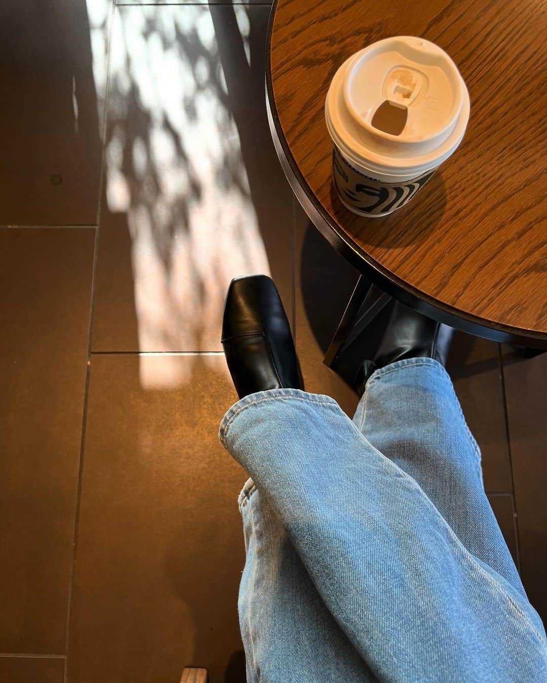 馬渕由妃のインスタグラム：「☕️」