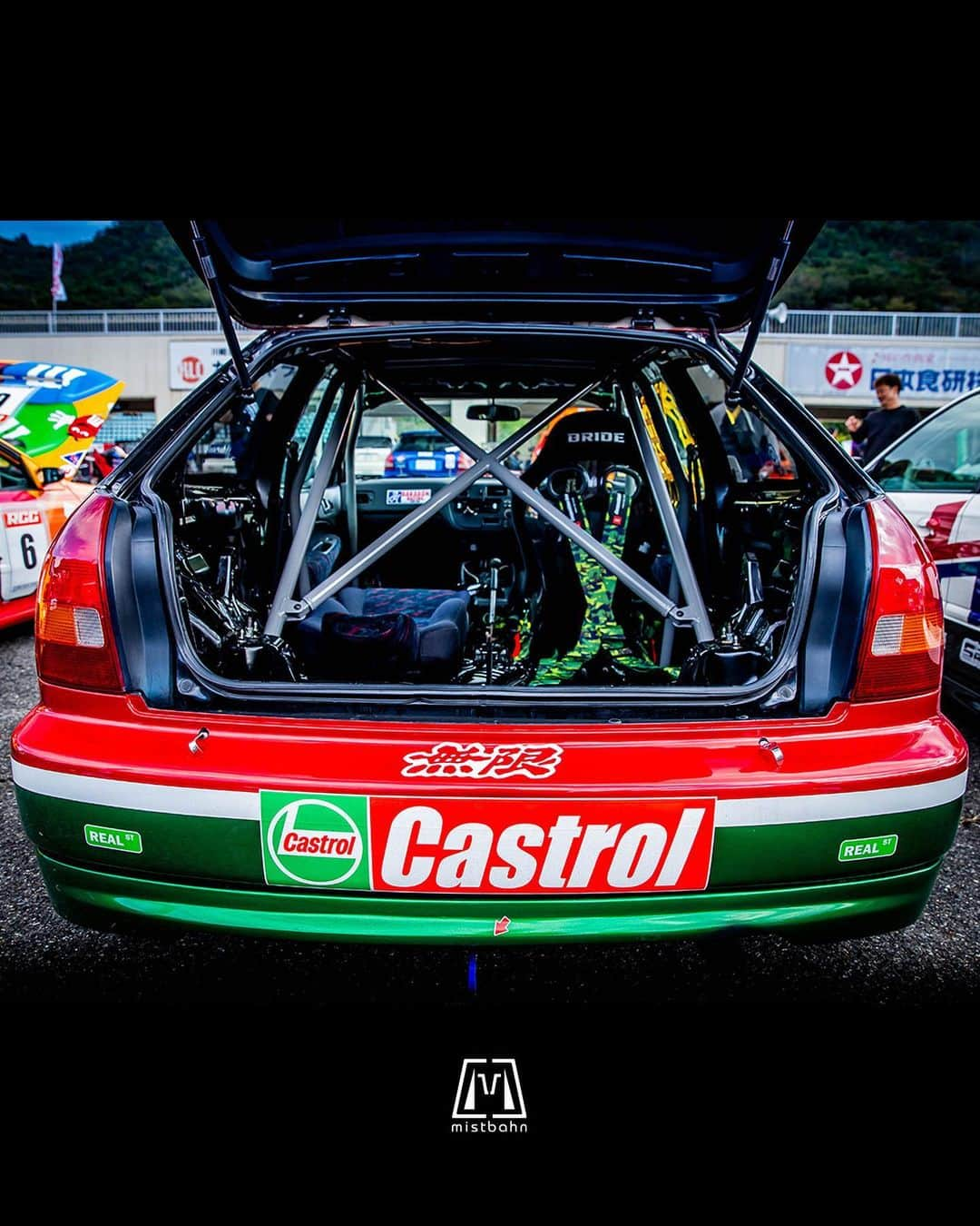 mistbahnさんのインスタグラム写真 - (mistbahnInstagram)「_ SAMURAI DESIGN FACTORY BAKABON RACING  CASTROL Honda EK9 CIVIC Type R _ 🚗: @takkin.chammy ( wrapping: @samurai_design_factory ) 📷: @mistbahn _ Shot on Oct-15 2023 🏁 "Circuit Festa ( @circuit_festa_west_japan )" "HONDA ONE MAKE RACE". Central Circuit (Hyogo Japan) _ JP) 2023年10月15日、セントラルサーキットで開催された「サーキットフェスタ ( @circuit_festa_west_japan )」内の「ホンダ・ワンメイク・レース」で撮影。 _ #circuitfesta #circuitfesta2023 #サーキットフェスタ #サーキットフェスタ2023 #hondaonemakerace #ホンダワンメイク #ホンダワンメイクレース #centralcircuit #セントラルサーキット #bakabonracing #バカボンレーシング  #castol #カストロール #samuradesignfactory #samuradesign #サムライデザイン #civic #hondacivic #シビック #ホンダシビック #ekcivic #ek69 #kanjo #kanjostyle #kanjozoku #timeattack #timeattackjapan #hondasontrack #te37」11月8日 7時14分 - mistbahn