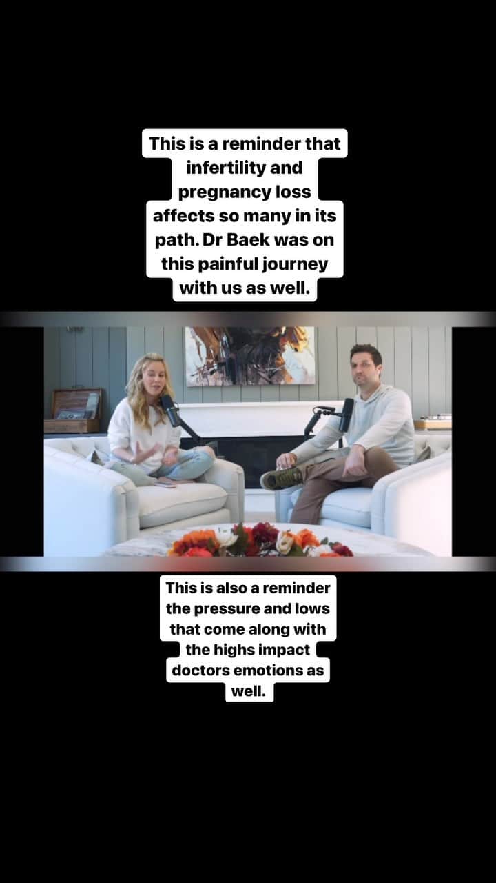 タラ・リピンスキーのインスタグラム：「Today’s new episode of our podcast @unexpectingpod we brought on our fertility doctor, Dr Baek.   I thought it was so beautiful to see and hear Dr Baek talk about our journey outside of the office and the calls of “what’s next” plans. To be able to hear her speak vulnerably on our story now having the time to reflect upon it. It was a long 5 years for us all.   It’s a reminder that our doctors have to be so strong and lead the way while also navigating these painful journeys alongside of us. Because of Covid, 3 out of the 4 times it was just Dr Baek and I sitting in that room together, praying we would see the heartbeat. She had to watch us repeatedly crumble from all the loss and failures we experienced and that can’t be easy.   #ivf #ivfjourney #infertility #infertilityjourney #infertilityawareness #surrogacy #surrogacyjourney #surrogate #pregancyafterloss #babyafterloss #fertilitydoctor #endometriosis #pregnancyloss #pregnancylossawareness #pregnancylosssupport」