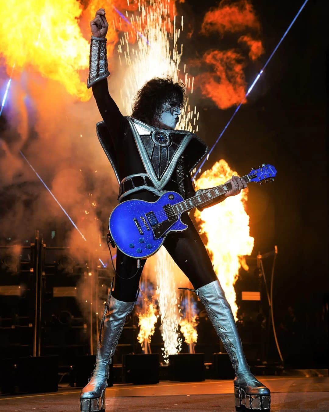 KISSさんのインスタグラム写真 - (KISSInstagram)「Happy Birthday @tommy_thayer_official !! You make us Proud! Enjoy your big day.」11月8日 7時27分 - kissonline