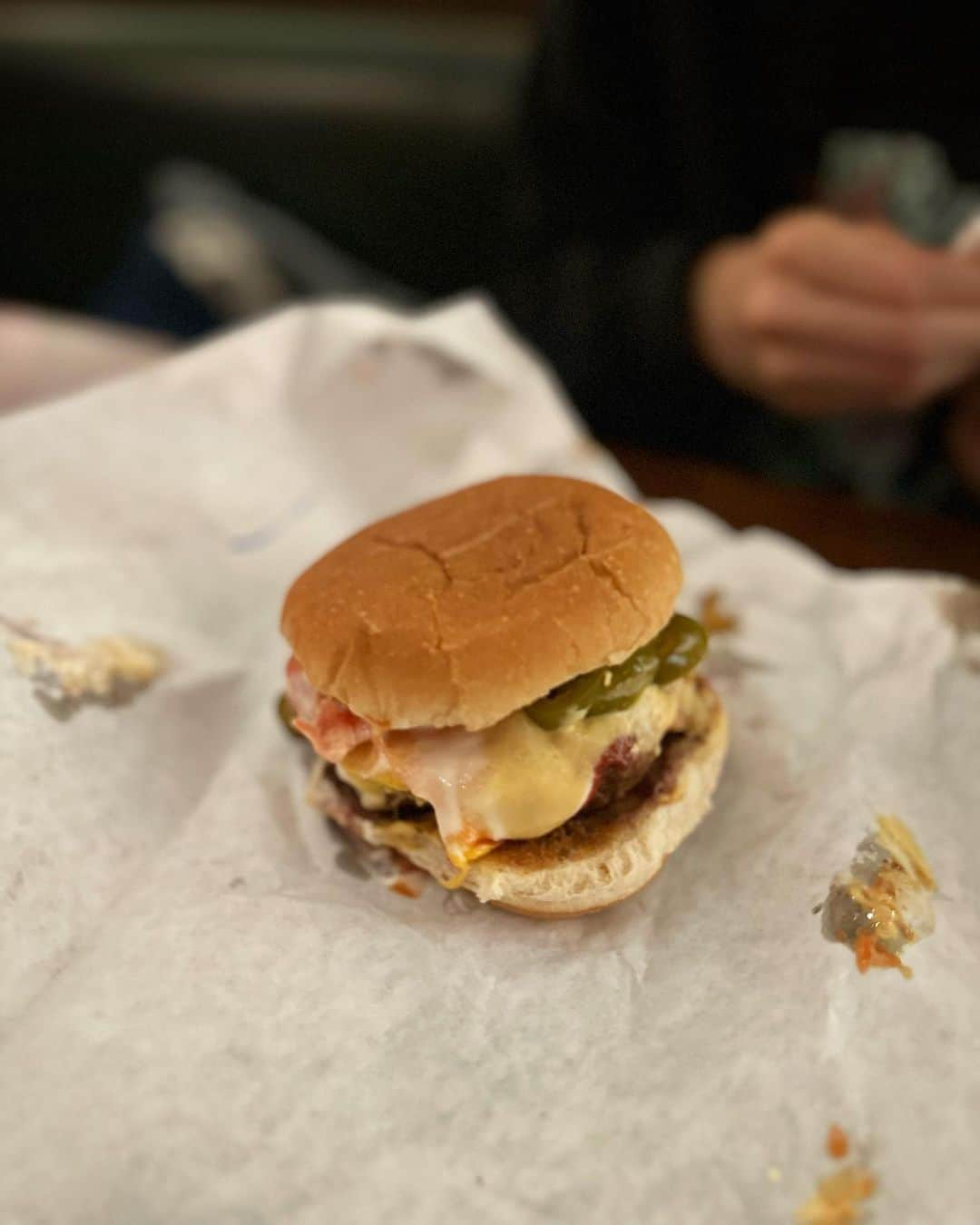 藤間園子のインスタグラム：「こ〜んなの食べた😋 . . . #memoryofoneday #burgerjoint 🍔」