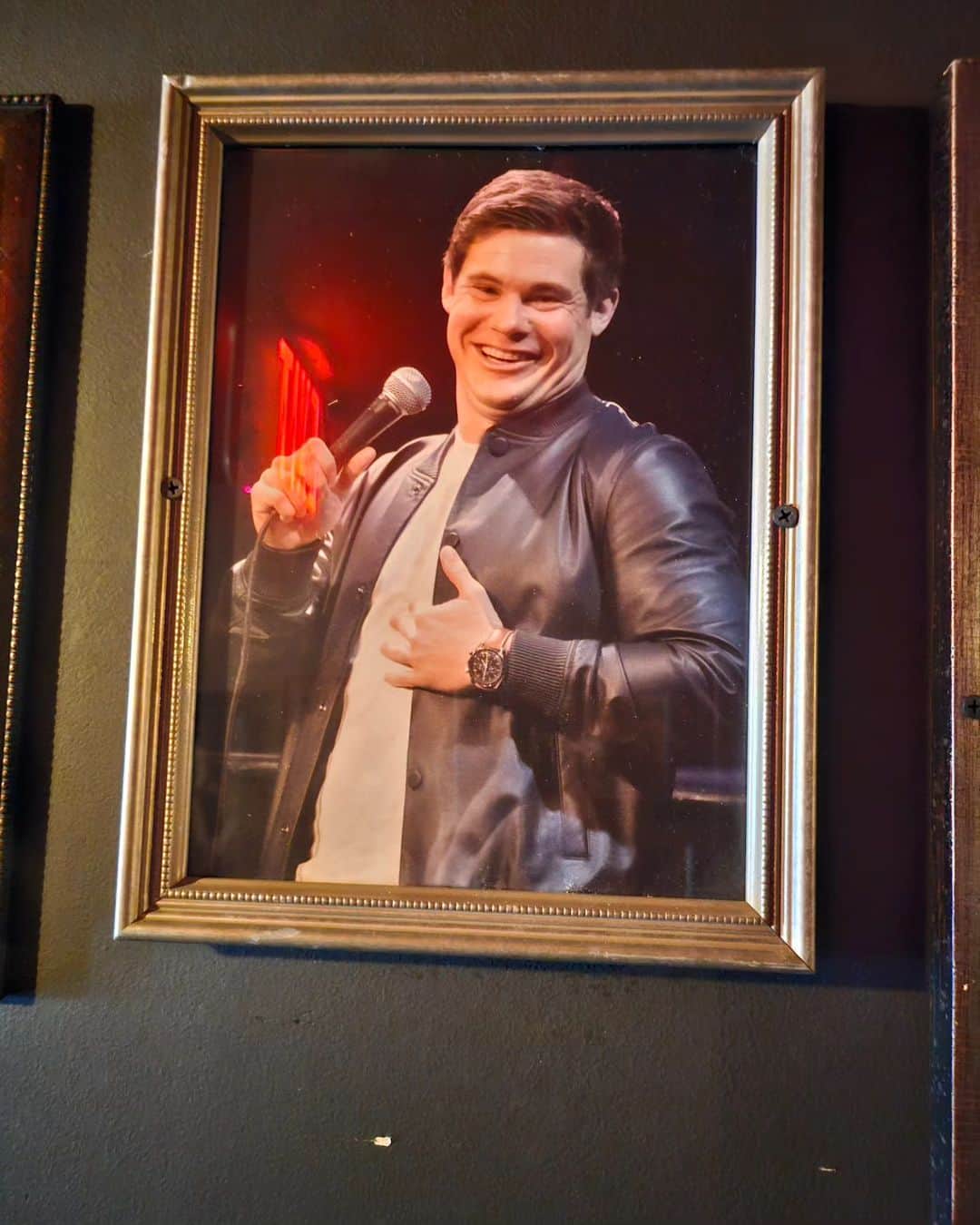 アダム・ディバインのインスタグラム：「Happy Birthday @adamdevine From Hollywood Improv door host to Workaholics to superstardom. We love you and are so proud of you! #hollywoodimprov #adamdevine」