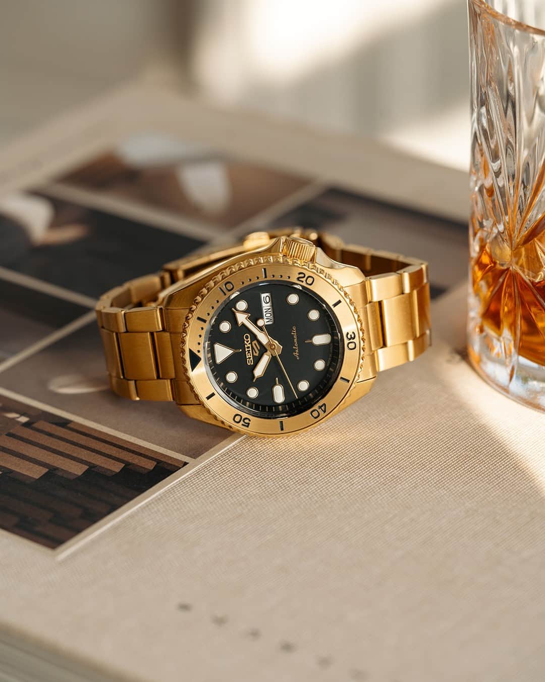 Seiko Watchesのインスタグラム：「Be Bold. Be Gold. #ShowYourStyle. 🏆  #SRPK18 #Seiko #Seiko5Sports」