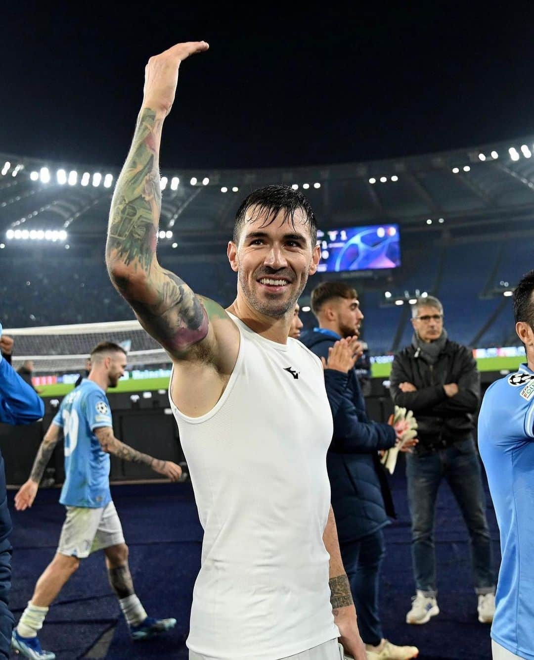 アレッシオ・ロマニョーリのインスタグラム：「Notti europee, notti da Lazio 🦅」