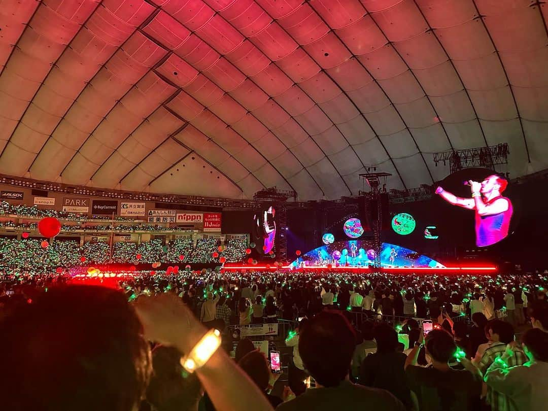 古城優奈さんのインスタグラム写真 - (古城優奈Instagram)「お誘いいただいてColdplayさんのLIVEに行ってきました🥹🙌🏻  最高だった😭 前座はYOASOBIさん、めちゃ豪華でした👏🏻  #coldplay #東京ドーム #live #yoasobi」11月8日 9時01分 - yuna_kojyo