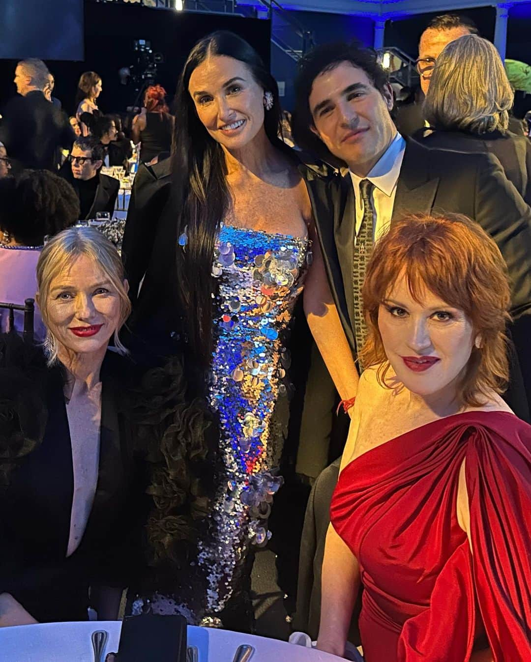 ザックポーゼンさんのインスタグラム写真 - (ザックポーゼンInstagram)「The @cfda Awards, just felt right last night♥️! Good energy, community,  celebrating creativity in American fashion.  @mollyringwald is a dream date and friend, loved speaking to so many emerging designers, had a blast presenting with @melton , and thank u and congratulations to all the nominees and award recipients, especially  @thealinacho on her very well deserved media award, thank you to Alina & @genesishousenyc for hosting our table.」11月8日 9時06分 - zacposen