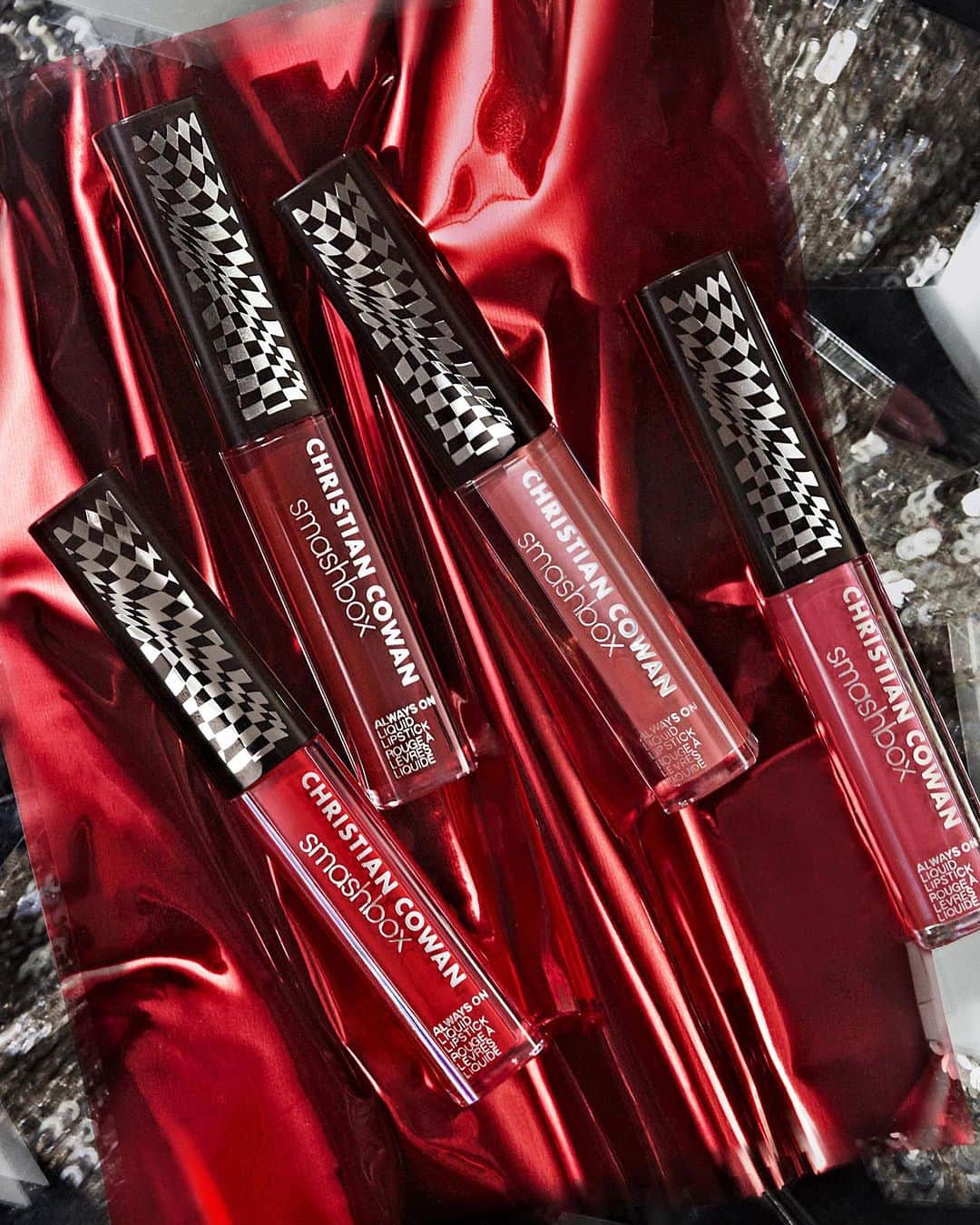 Smashboxのインスタグラム：「Did you know the @christiancowan x Smashbox collab is at @macys ??? Now you do 💖 Link in bio」