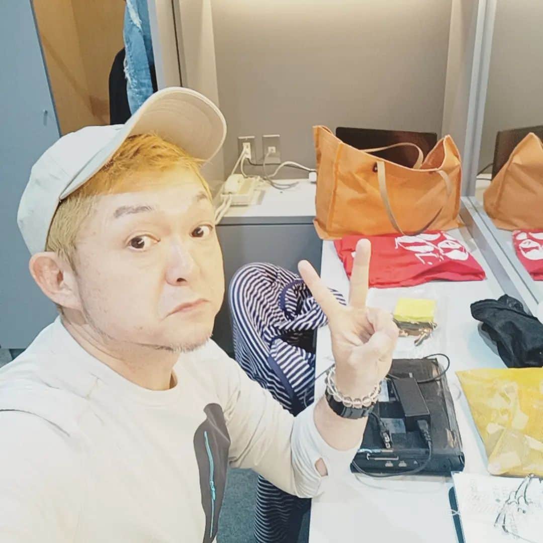 松本隆博のインスタグラム：「。 なら100年館、楽屋入りしました‼️ …なかなか道が混んでて🌿(￣▽￣;)、 疲れました笑 愛媛～奈良。  還暦少年 松本隆博」
