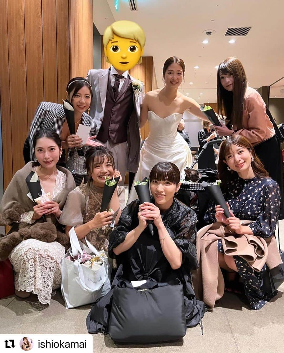 川上奈々美のインスタグラム：「無事11月4日に結婚式を挙げる事が出来ました🎊  うちのベビは眠くて一緒に写真撮れなかった🤣  けして大きな規模では無かったけどこうやって家族の前で結婚式を挙げられて本当に良かった❤️🥺🙏  みんなありがとう💓💓💓  幸せな時間だった✨  まいぷインスタあげてくれてありがと😘  #Repost @ishiokamai with @use.repost ・・・ だいすきなみぃななの結婚パーティ💍✨  みぃなな本当きれいだったよぉおおお😭💓 幸せおすそわけありがとう😍  梅子🐕もきれいだったよ😎  本当におめでとう♡♡」