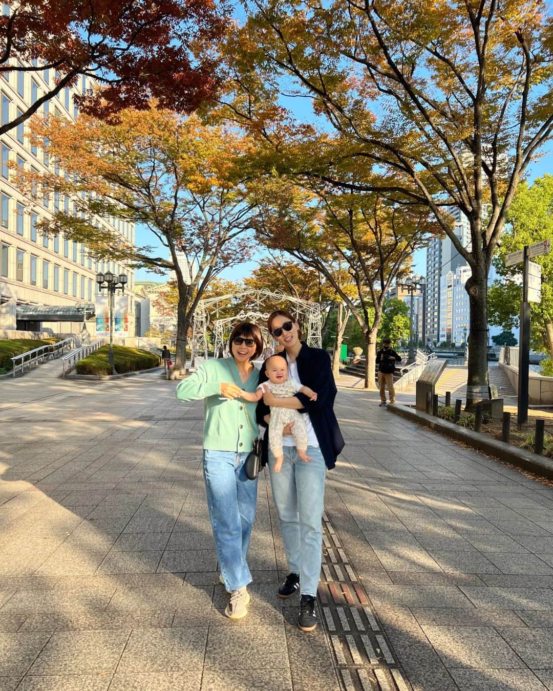 張藝娜のインスタグラム：「With Jessia's mama and Jessia 😍 See you next year 🧡」