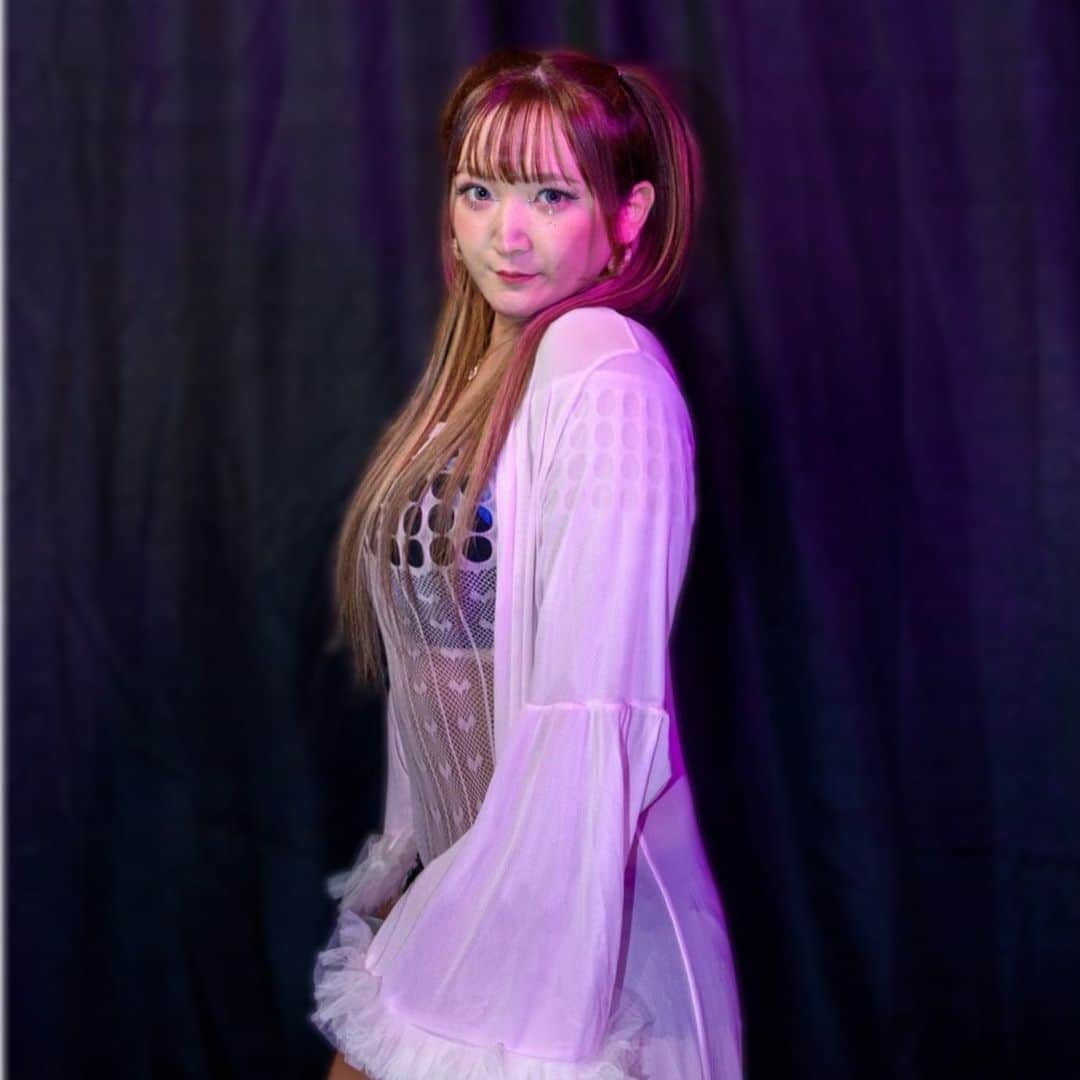 朱崇花さんのインスタグラム写真 - (朱崇花Instagram)「#pink#korea #korean#usa#costume」11月8日 9時54分 - venytan_1027