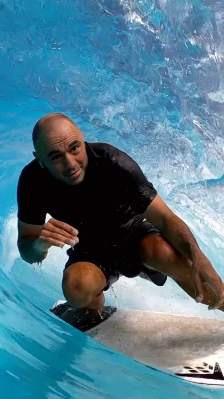 Robbie Crawfordのインスタグラム：「Was an honor to shoot @joerogan first ever tube ride … thx for bringing him out to the pool @shanedorian #GoPro」