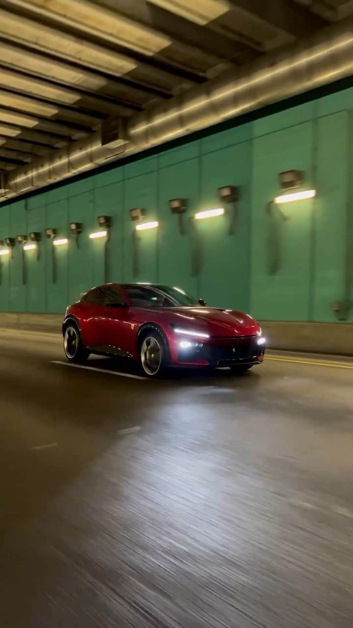 Ferrari USAのインスタグラム：「The #FerrariPurosangue, a symphony of performance and design.  🎥: @ferrarifortlauderdale  #Ferrari」