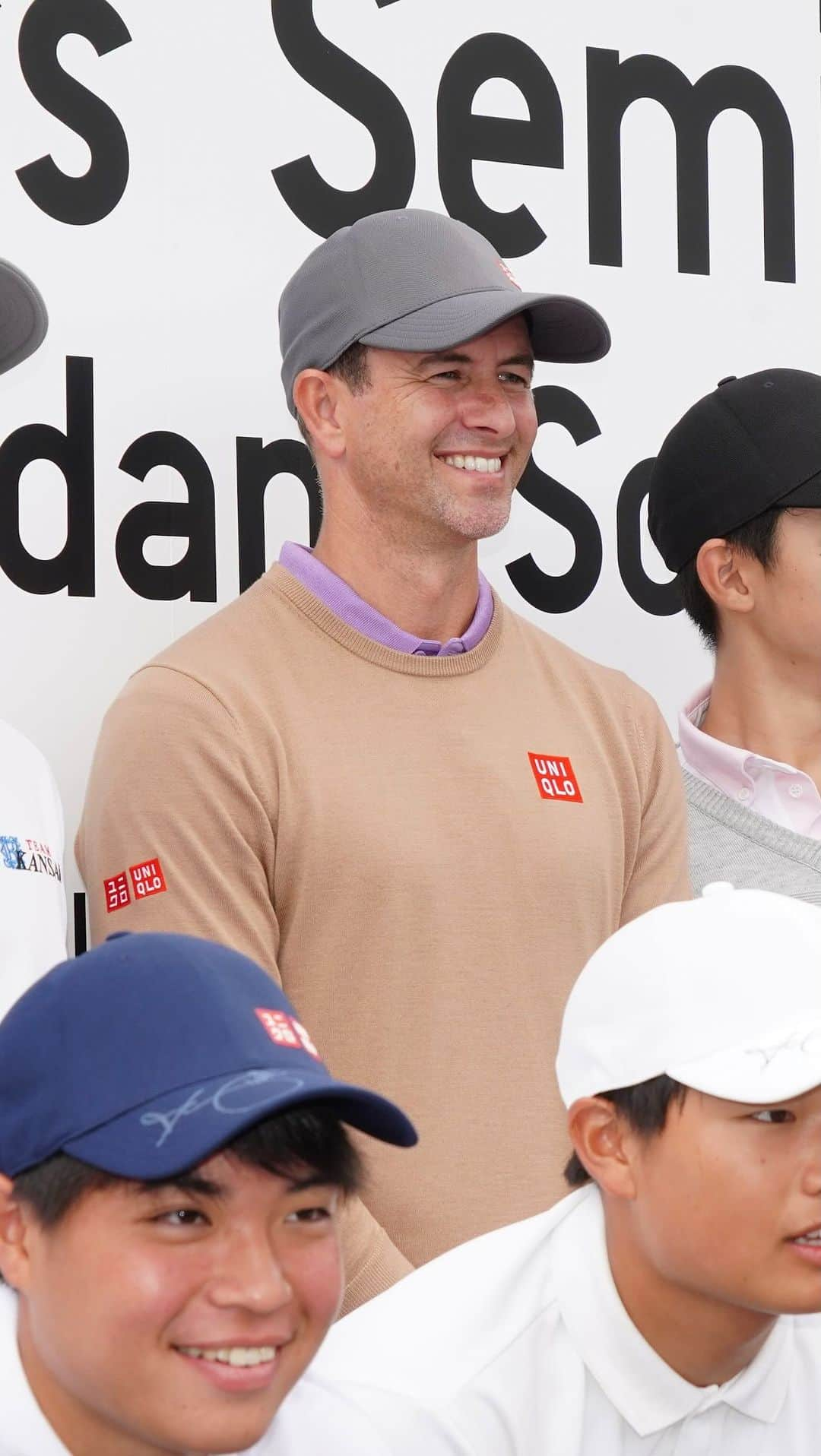 アダム・スコットのインスタグラム：「Enjoy the full-length video of Future Golfers Seminar 2023 with Adam Scott. ーーー The event includes Adam’s demonstration shot, golf clinic, talk session and more✨ Thank you junior players for your participation!  本編動画公開！ アダム・スコット選手との次世代育成プログラム「Future Golfers Seminar 2023 with Adam Scott」 ーーー アダム選手によるデモンストレーションショットやゴルフクリニック、トークセッションなどの様子をお届けします✨  ジュニアのみなさん、ご参加いただきありがとうございました！  –*——–*——–*——–*——–*——–*——–*——–*–  #UNIQLO #ユニクロ #Lifewear #ライフウェア #adamscott #GoAdam」