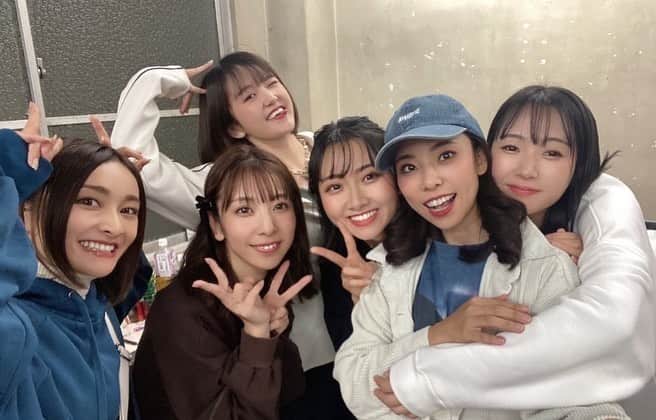 山下聖良のインスタグラム：「本日19:00より初日です💐  公演時間は約2時間15分を予定しております。 途中休憩はございません。  【劇場】池袋シアターKASSAI 🚃池袋駅東口より徒歩6分 （東京都豊島区東池袋1-45-2　）  お気をつけてお越しください✨ 劇場にて心よりご来場をお待ちしております🌙 お席は最前列を除いて、【全自由席】になっておりますので、ぜひお早めにお好きなお席をお選びいただけたら幸いです✨  #ミュージカル#七つ鐘がなる前に #池袋#観劇#趣味#劇場」