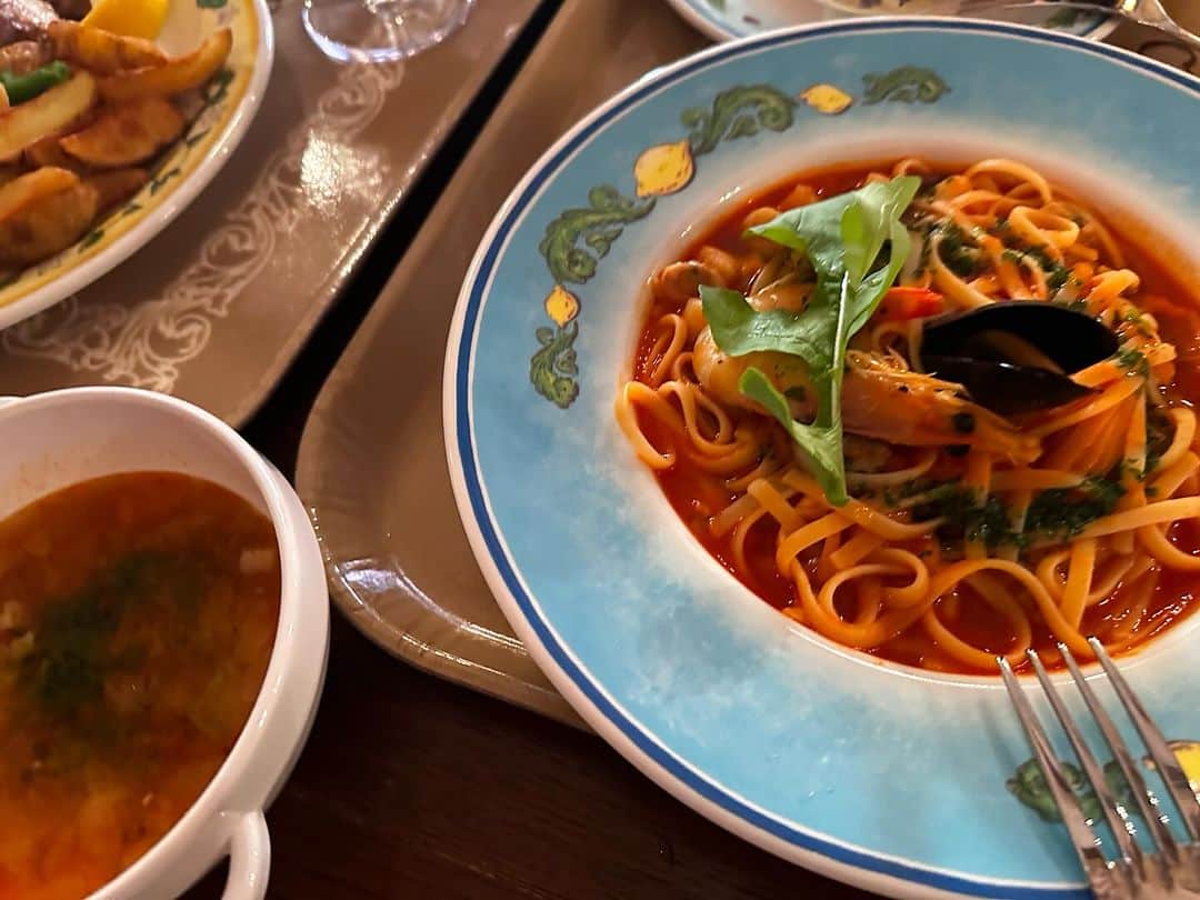 木下優樹菜さんのインスタグラム写真 - (木下優樹菜Instagram)「カフェポルトフィーノ🍽️ ここのロティサリーチキンLuv♡」11月8日 10時52分 - yukina1204xoxo