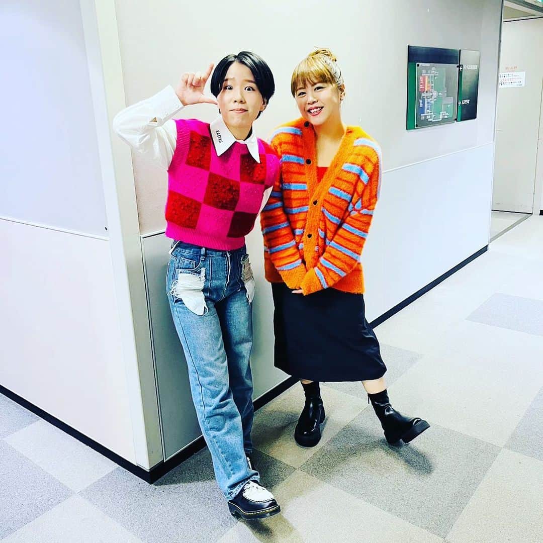 竹内知咲のインスタグラム：「ラヴィット🐰お衣装❣️  #ラヴィット #天才ピアニスト #天才ピアニストますみ #天才ピアニスト竹内 #お衣装 #NICEスタイリストさん」