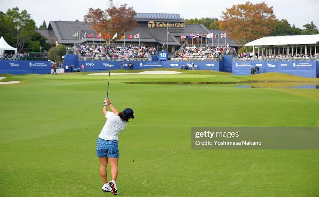 畑岡奈紗のインスタグラム：「TOTO JAPAN CLASSIC応援ありがとうございました！🇯🇵  有観客開催としては2017年以来の私の地元茨城県での開催で沢山のギャラリーの皆さまに囲まれてプレー出来たこととても幸せな1週間でした！ 沢山の温かいご声援ありがとうございました！  @mone173.golf 優勝おめでとう🎉  Thank you for cheering me🇯🇵 I had a great time in my home IBARAKI🌹  Congrats @mone173.golf ☺️ #lpga  #asiaseries #ibaraki #japan  #nasahataoka #畑岡奈紗 #abeamconsulting  #hiltongrandvacations   #dunlopgolf_official  #admiral_golf_jp   #japanairlines_jal 　  #adidasgolf  #山新 #cocacola」