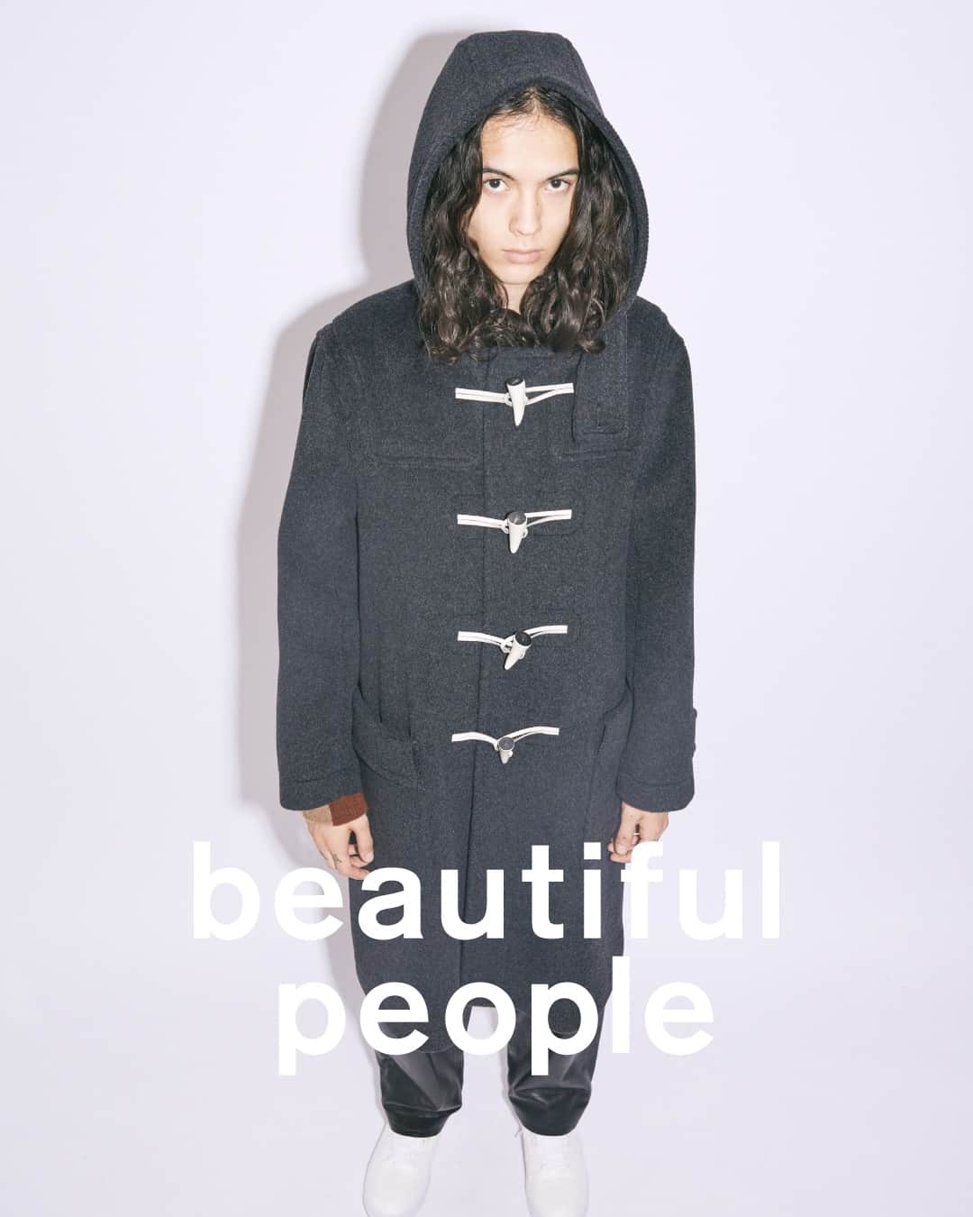 ビューティフルピープルさんのインスタグラム写真 - (ビューティフルピープルInstagram)「Fall/Winter 2023 Collection⁠ Side-C Vol.10 "OMAMAGOTO" OUTERWEAR collection ⁠ Now available in all stores and online. ⁠  ビューティフルピープルでは、今シーズンも様々なコートが登場します。子供服のサイズバランスをベースにした少し違和感のあるコート、本格的かつ伝統的なコートなど、他にはないビューティフルピープルらしいコートをご覧ください。 ⁠ ___⁠ ⁠ ⁠ まるでおままごとをしているかのように、⁠ 日常をもっとたのしいものに。⁠ ⁠ 仕事や学校で着る洋服が、休日にも着たくなるものになったら。⁠ 日常的なスタイルが、1 つや2つではなく様々な形に変化したら。⁠ ユニフォームにダイバーフォームとなる可能性が秘められていたら。⁠ ⁠ UNIFORM ↔️ DIVERFORM⁠ ⁠ DOUBLE-END によって⁠ ユニフォームはダイバーフォームへと進化する。⁠ ⁠ 私たちの日常生活やワードローブから、⁠ そして⁠ 子供のころに着るものや使うものからもインスピレーションを。⁠ まるでおままごとをたのしむようなコレクション。⁠ ⁠ Kidswear for everyone.⁠ ⁠ ※ "OMAMAGOTO": means a play in which children imitate adults in their imaginary worlds. ⁠ ⁠ ___⁠ ⁠ 【beautiful people 直営店舗⁠】⁠⁠⁠⁠ ⁠ ■Online store⁠ www.beautiful-people.jp⁠ ⁠ ■Global Online store⁠ www.beautiful-people-creations-tokyo.com⁠ ⁠ ■ 青山店⁠⁠⁠⁠ 東京都港区南青山3-16-6⁠⁠⁠⁠ ⁠⁠⁠⁠ ■ 新宿伊勢丹店⁠ 伊勢丹新宿店本館2階　⁠⁠⁠⁠TOKYOクローゼット/リ・スタイルTOKYO⁠⁠⁠⁠ ⁠⁠⁠⁠ ■ 渋谷PARCO店⁠ 渋谷パルコ2階⁠ ⁠ ■ ジェイアール名古屋タカシマヤ店⁠ ジェイアール名古屋タカシマヤ4階　モード＆トレンド「スタイル＆エディット」⁠⁠⁠⁠ ⁠⁠⁠⁠ ■⁠阪急うめだ店⁠ 阪急うめだ本店3階　モード⁠⁠⁠⁠ ⁠ ___⁠ ⁠ #beautifulpeople⁠⁠⁠ #ビューティフルピープル⁠⁠⁠ #creationstokyo⁠ #FW23 #23Winter⁠ #SideC ⁠ #DOUBLEEND⁠ #ダブルエンド⁠ #OMAMAGOTO⁠ #UNIFORM⁠ #DIVERFORM⁠ #Kidswearforeveryone」11月8日 11時25分 - beautifulpeople_officialsite
