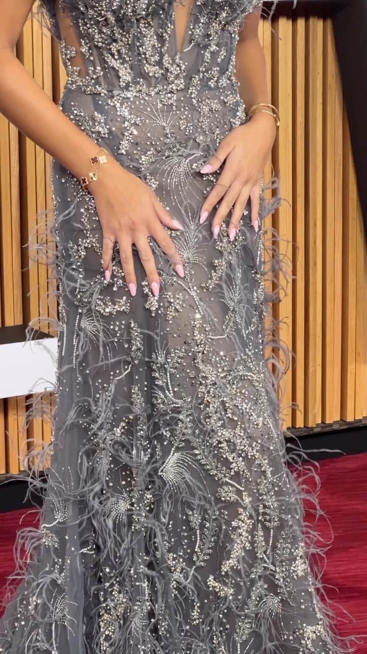 Glamour Magazineのインスタグラム：「Feathers, feathers, and more feathers. 😍 #EmiraDSpain paired her #GlamourWOTY dress with a pink manicure, and we’re obsessed. See more nail inspo at the link in bio.」