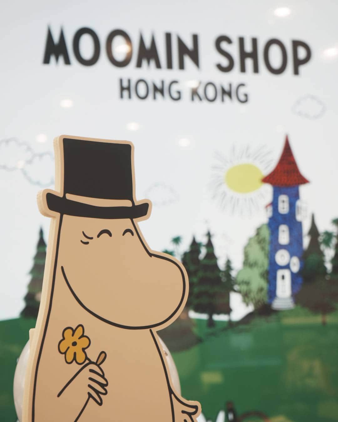 ムーミンのインスタグラム：「A new Moomin Shop has opened in Hong Kong! 🌟 Visit and explore wonderful Moomin products - and catch a glimpse of some characters around the store 😜 - on Level 3 in the MOKO shopping centre!   Go to the local website through the link in bio, and follow @moominshophongkong for more! 💛   Where would you want the next Moomin Shop? 😍   #moomin #moominofficial」