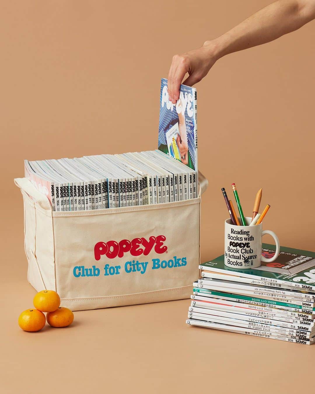 POPEYE_Magazineさんのインスタグラム写真 - (POPEYE_MagazineInstagram)「For our international customers, We're excited to announce that we will be taking preorders for the "POPEYE BOOK CLUB Magazine Tote," a triple collaboration bag by TEMBEA and ACTUAL SOURCE, which sold out on the first day! Pre Orders will be available at the page “[再販分] POPEYE BOOK CLUB Magazine Tote” of POPEYE ONLINE STORE starting today 8th November at 7:00 PM in Japan Time. Please note that there have been some changes to the shipping schedule, so we kindly request that you carefully review these details before considering your purchase. Thank you for your understanding and cooperation.  Re-preorder period: November 8, 2023 (Wed.) 19:00 - November 14, 2023 (Tue.) 23:59:59 （Japan time）  Expected Shipping Schedule: Starting from late April 2024 for customers in Japan For our international customers, shipping may be delayed compared to the schedule we provide.  #popeyemagazine  #popeyeonlinestore」11月8日 12時11分 - popeye_magazine_official